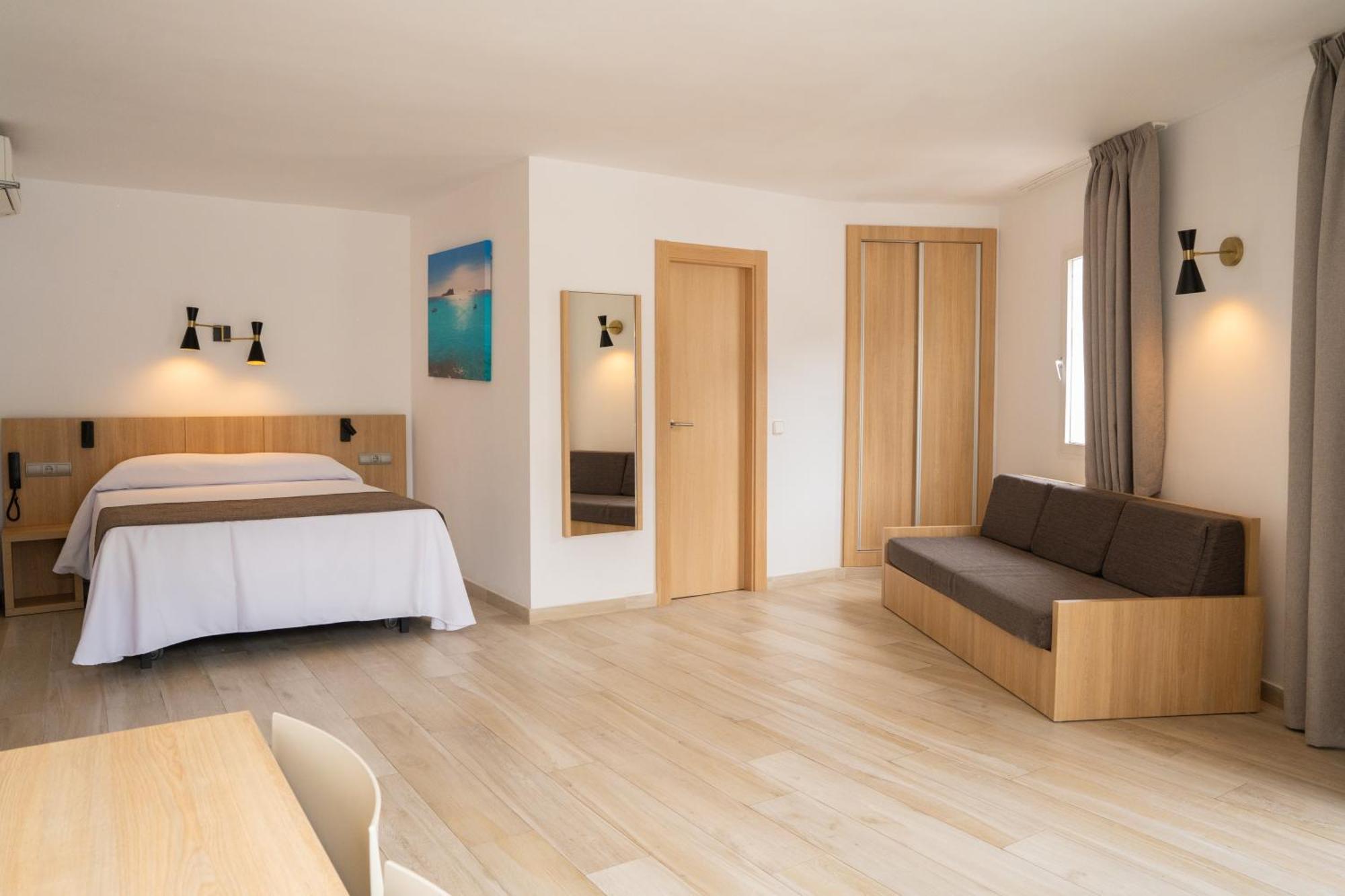 Sunside Ibiza Studios - Only Adults- Formerly Known As Central Park Σαν Αντόνιο Εξωτερικό φωτογραφία